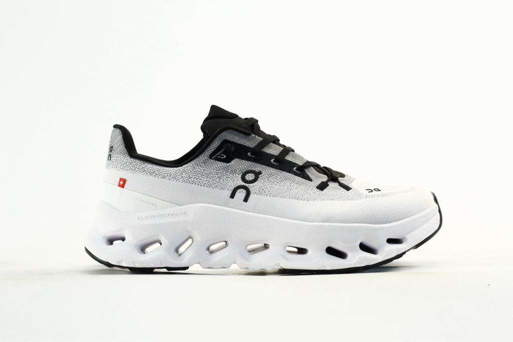 On Cloud Black/White Shoes